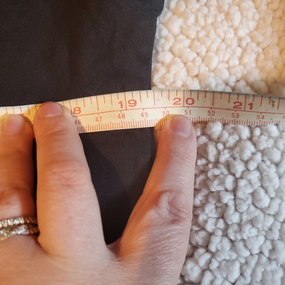 Disney Store Minnie Mouse Gold Foil Black TShirt Short Sleeve Medium - Picture 4 of 6